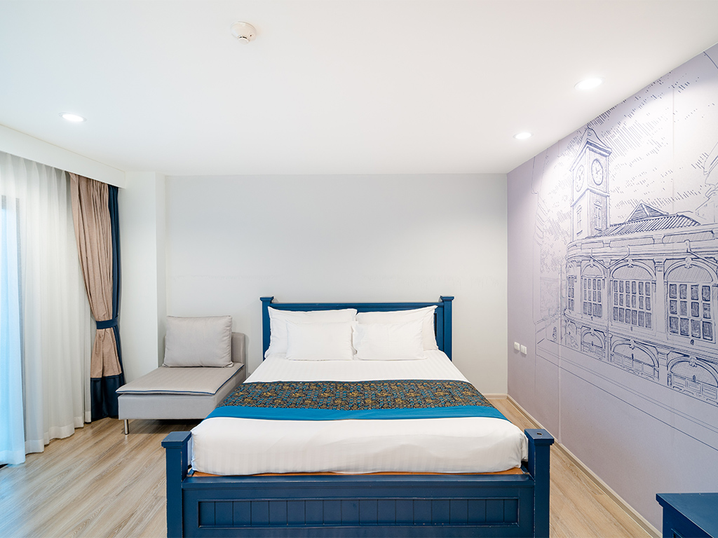 Grand Deluxe Queen Bed